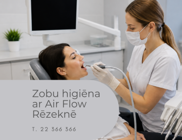 Zobu higiēna ar Air Flow Rēzeknē – zobu higiēniste veic profesionālu zobu tīrīšanu pacientei modernā zobārstniecības kabinetā Medicīnas centrā 36,6.